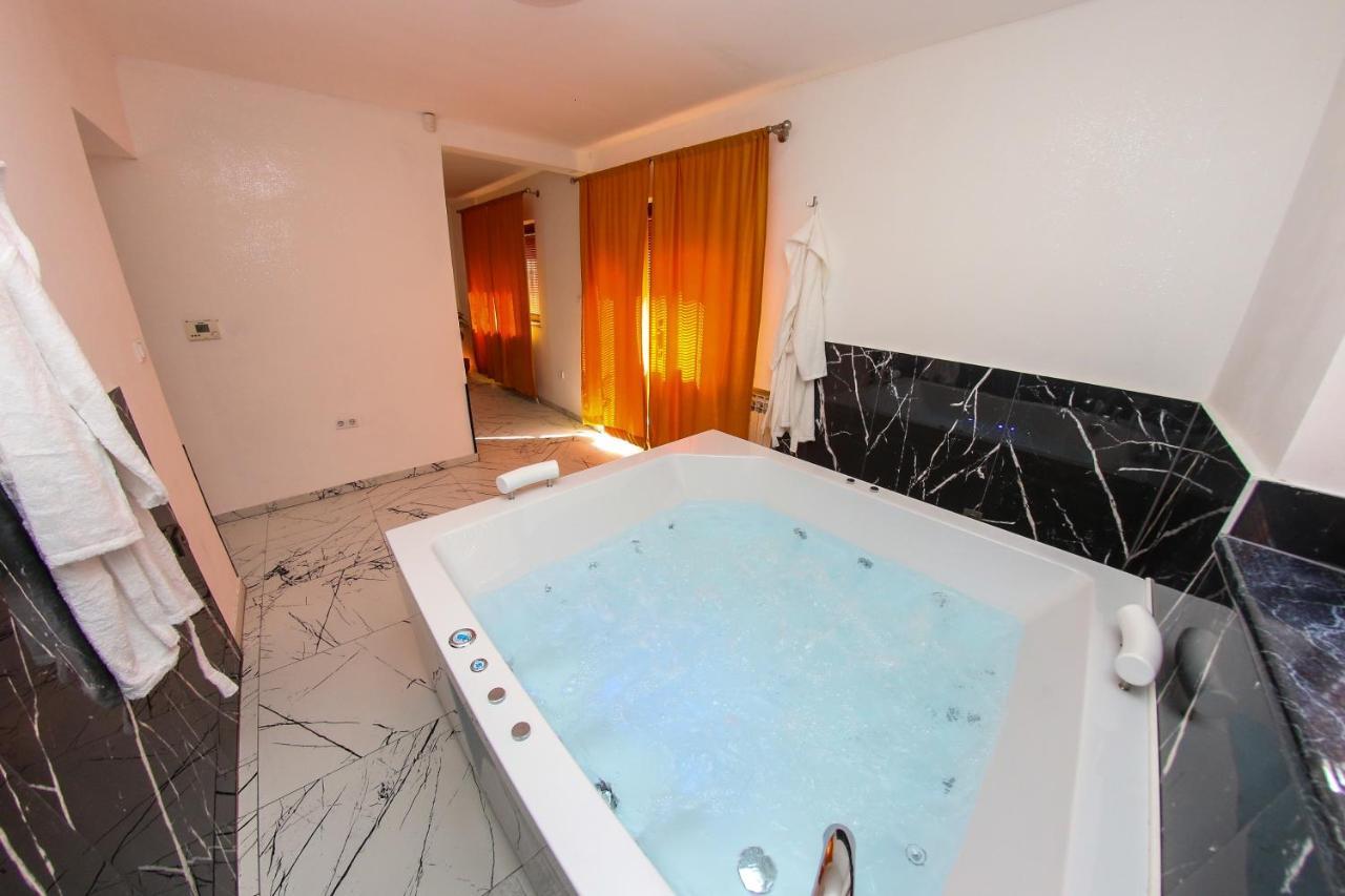 Hedonist Spa Jacuzzi Sarajevo Free Parking Buitenkant foto
