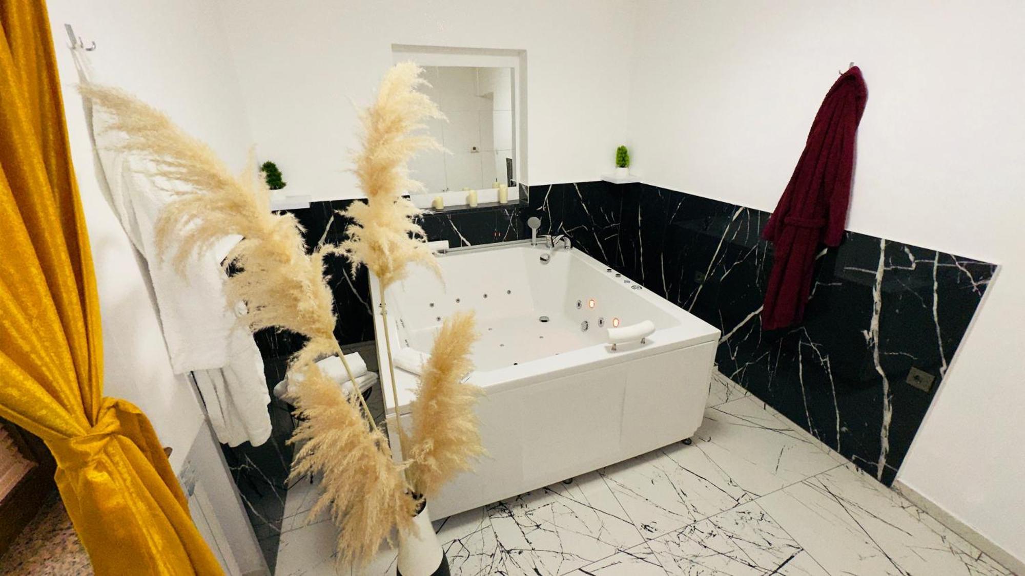 Hedonist Spa Jacuzzi Sarajevo Free Parking Buitenkant foto
